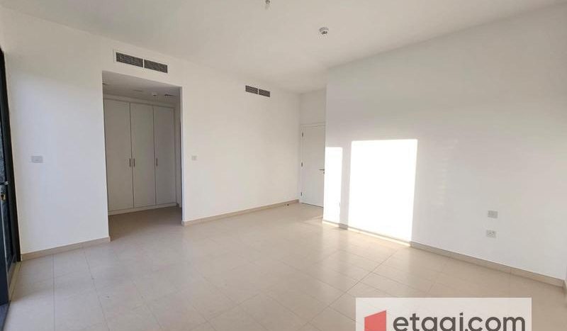 Таунхаус в Dubai Land, 4 спальни, 252 м2 / в год