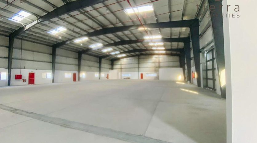 Warehouse on Al Quoz, Dubai, 1644.4 m2 / per year