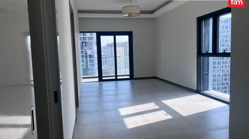 Apartment on Business Bay, Dubai, 1 bedroom, 97.9 m2 / per year
