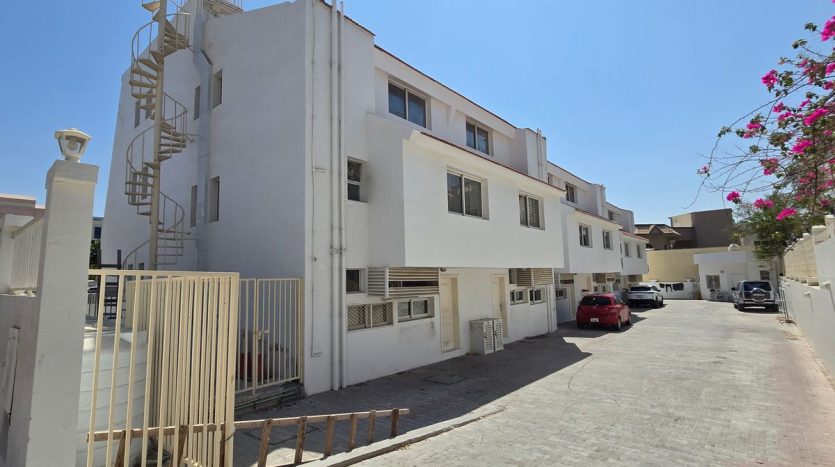 Commercial property on Mirdif, Dubai, 5 bedrooms, 1369 m2  | Foto 5