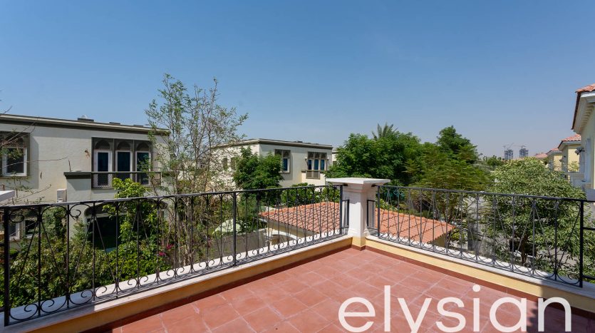 Вилла в Jumeirah Park, Дубай, 3 спальни, 602 м2 / в год