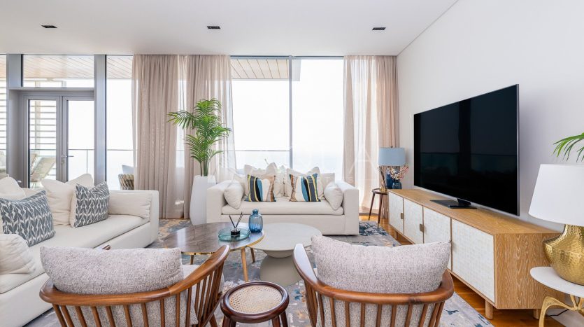 Apartment on Bluewaters, Dubai, 4 bedrooms, 228.4 m2 / per year