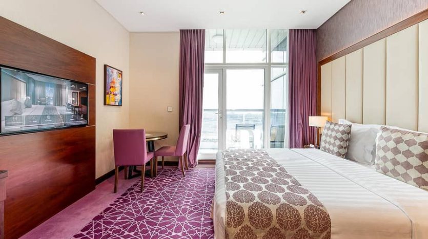Apartment on Business Bay, Dubai, 38 m2 / per year