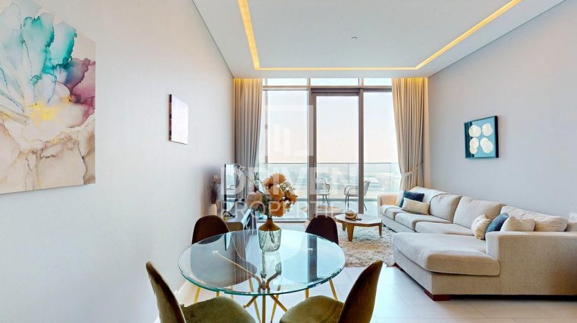 Apartment on Business Bay, Dubai, 1 bedroom, 108 m2 / per year