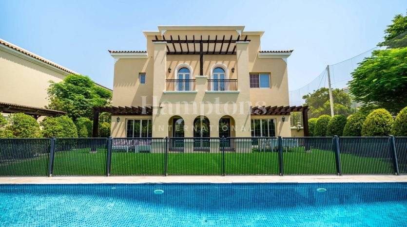 Villa on Arabian Ranches, Dubai, 5 bedrooms, 731.4 m2  | Foto 1