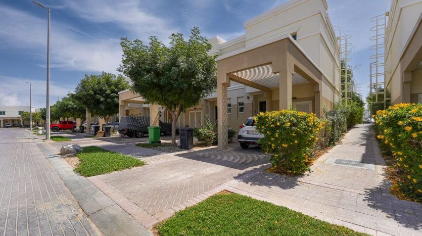 Townhouse on Al Ghadeer, Abu-Dhabi, 2 bedrooms, 121 m2  | Foto 1