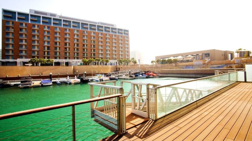 Пентхаусы в Al Raha Beach, Абу-Даби, 4 спальни, 397 м2 / в год