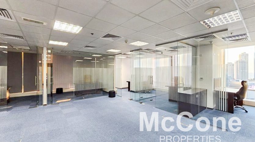 Office on Jumeirah Lake Towers, Dubai, 167.41 m2 / per year