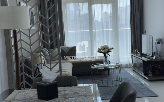 Apartment on Business Bay, Dubai, 1 bedroom, 90 m2 / per year