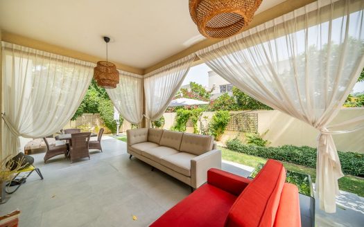 Вилла в The Lakes, Дубай, 4 спальни, 373.4 м2 / в год