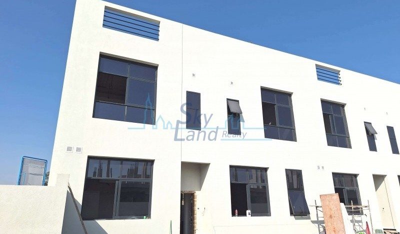 Коммерческая вилла в Джумейра, Дубай, 3 спальни, 464.5 м2 / в год