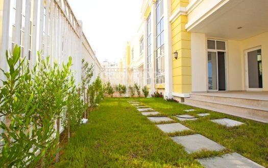 Вилла в Халифа-Сити, Абу-Даби, 3 спальни, 526.9 м2 / в год