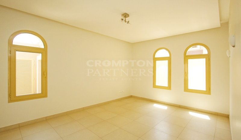 Вилла в Al Raha Golf Gardens, Абу-Даби, 4 спальни, 371 м2 / в год