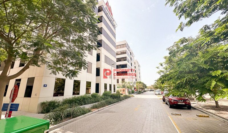 Office on Dubai Investment Park, Dubai, 44 m2 / per month