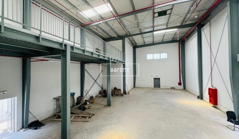Склад в Al Quoz, Дубай, 329.1 м2 / в год