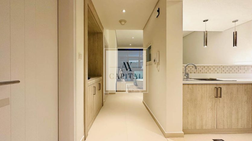 Apartment on Palm Jumeirah, Dubai, 1 bedroom, 59.7 m2 / per year