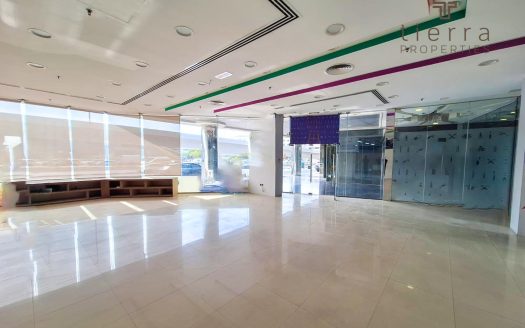 Магазин в Deira, Дубай, 151.4 м2 / в год