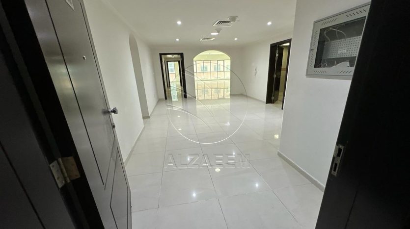 Квартира в Al Khalidiya, Абу-Даби, 3 спальни, 256 м2 / в год
