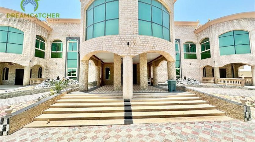 Villa on Seih Al Uraibi, Ras-al-khaimah, 10 bedrooms, 2694.2 m2  | Foto 1