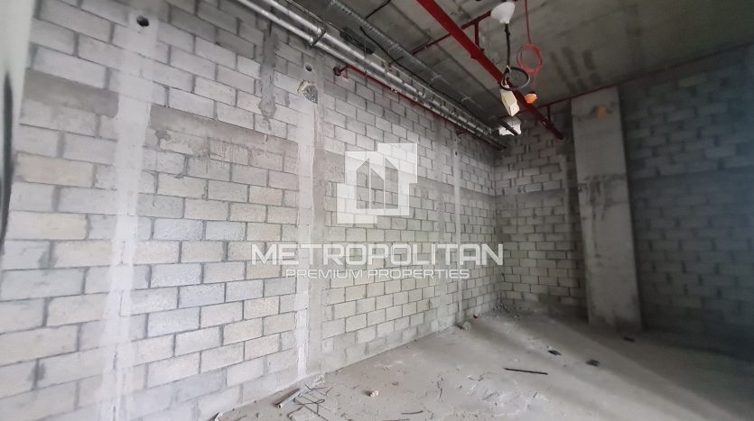 Магазин в Умм-Рамул, Дубай, 280 м2 / в год