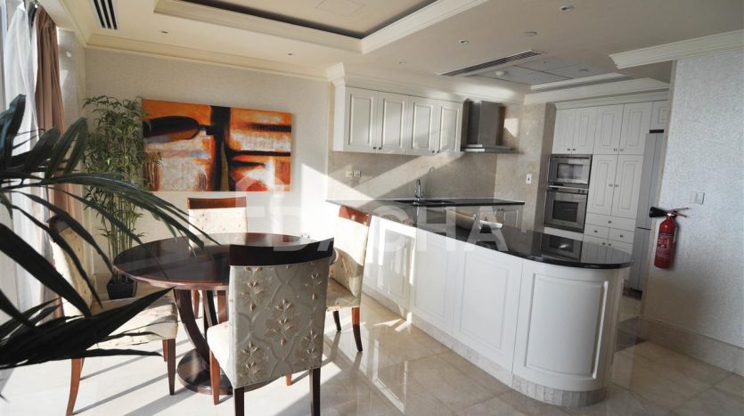 Apartment on Jumeirah Beach Residence, Dubai, 1 bedroom, 136 m2 / per year