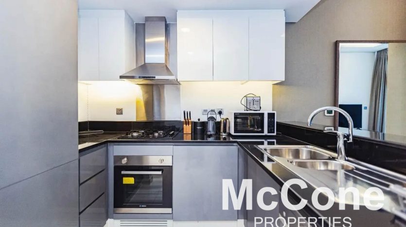 Apartment on Business Bay, Dubai, 1 bedroom, 74.42 m2 / per year