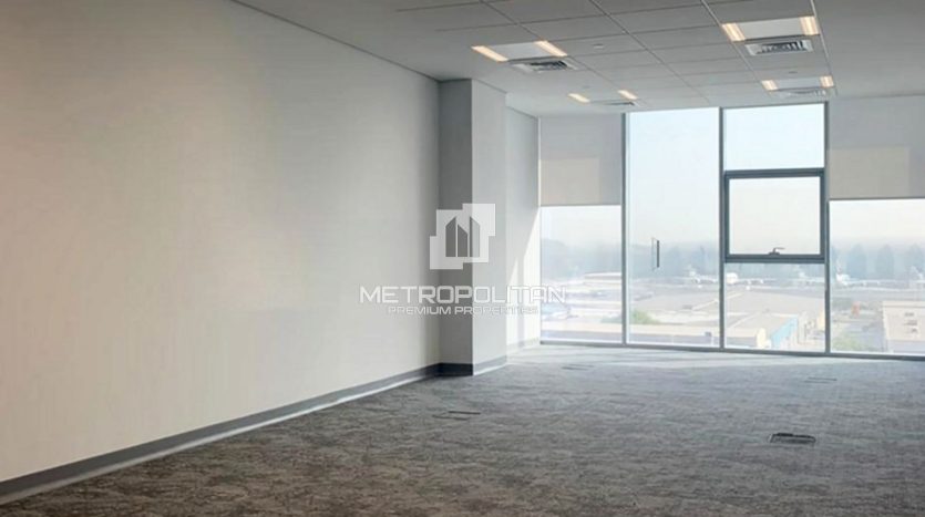 Office on Umm Ramul, Dubai, 399.5 m2 / per year