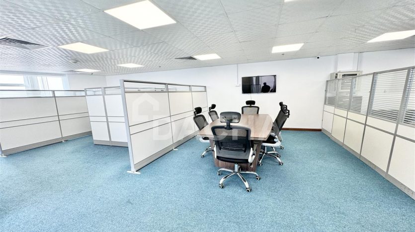 Office on Jumeirah Lake Towers, Dubai, 129.2 m2 / per year