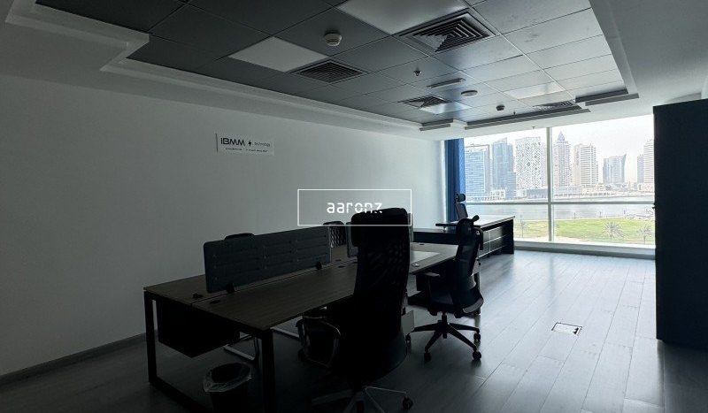 Office on Business Bay, Dubai, 51.1 m2 / per year