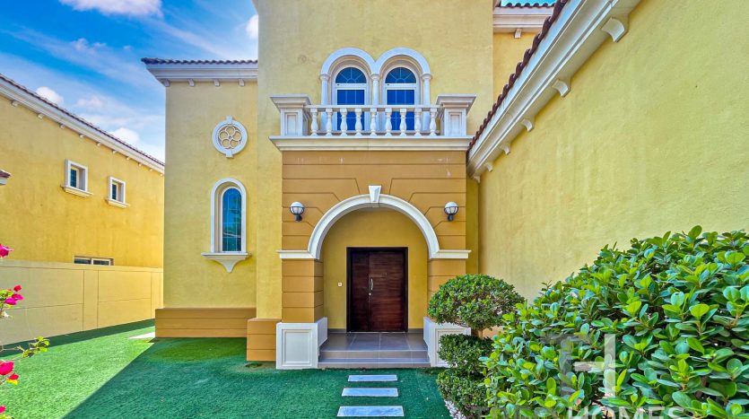 Вилла в Jumeirah Park, Дубай, 3 спальни, 328 м2 / в год