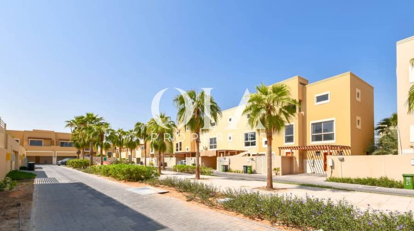 Вилла в Al Raha Gardens, Абу-Даби, 4 спальни, 279 м2 / в год