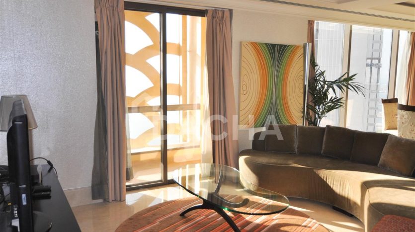 Apartment on Jumeirah Beach Residence, Dubai, 1 bedroom, 136 m2 / per year