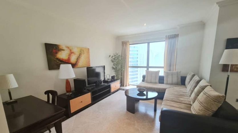 Apartment on Jumeirah Beach Residence, Dubai, 4 bedrooms, 288 m2 / per year