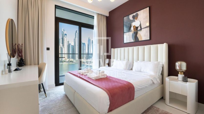 Apartment on Dubai Harbour, Dubai, 4 bedrooms, 163 m2 / per year