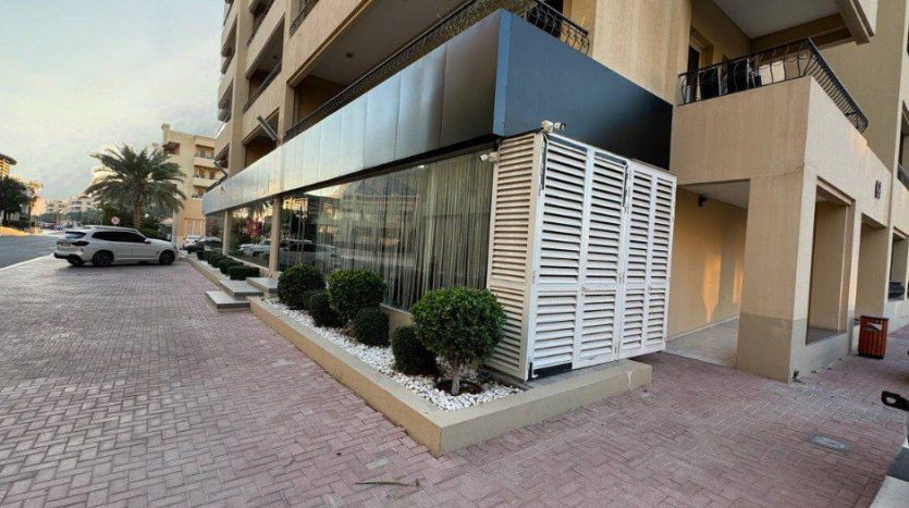 Commercial property on Al Hamra Village, Ras-al-khaimah, 306.58 m2  | Foto 1