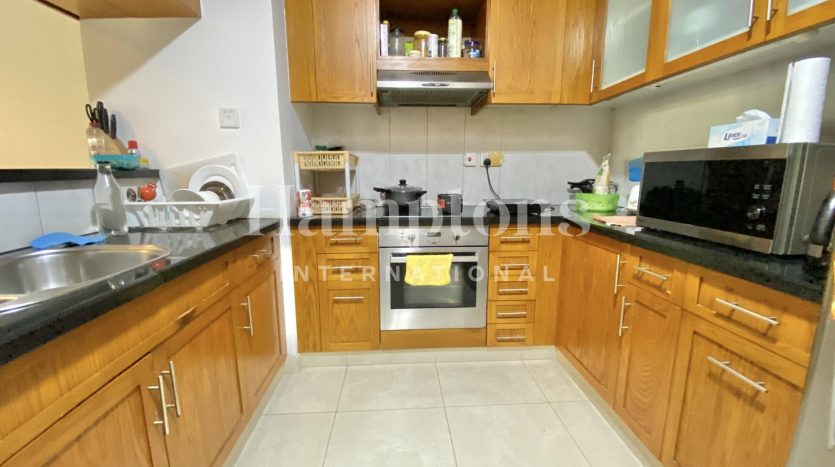 Apartment on The Views, Dubai, 1 bedroom, 79.2 m2