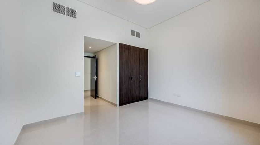 Villa on Umm Suqeim, Dubai, 5 bedrooms, 364 m2 / per year