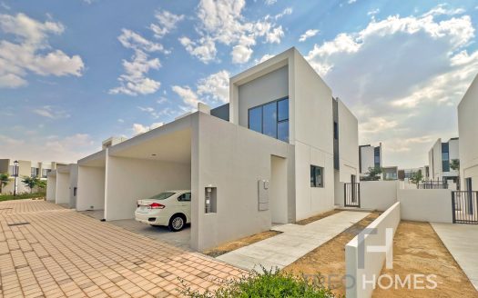 Вилла в Dubai Land, 4 спальни, 217 м2 / в год