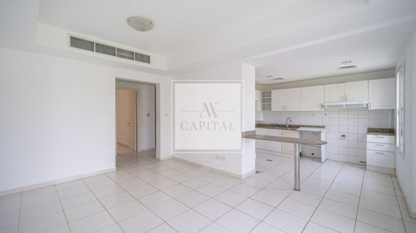 Villa on The Springs, Dubai, 3 bedrooms, 351.9 m2 / per year