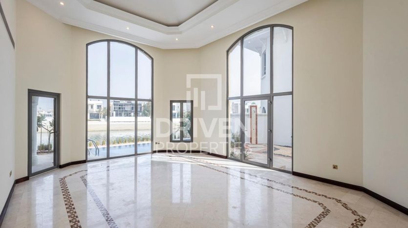 Villa on Palm Jumeirah, Dubai, 5 bedrooms, 511 m2 / per year