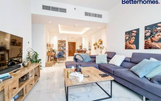 Apartment on Business Bay, Dubai, 1 bedroom, 96 m2 / per year
