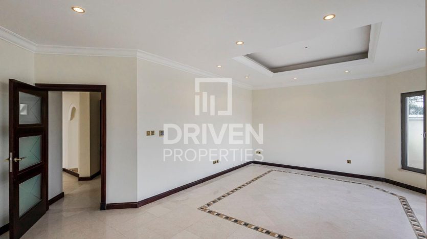 Villa on Palm Jumeirah, Dubai, 5 bedrooms, 511 m2 / per year