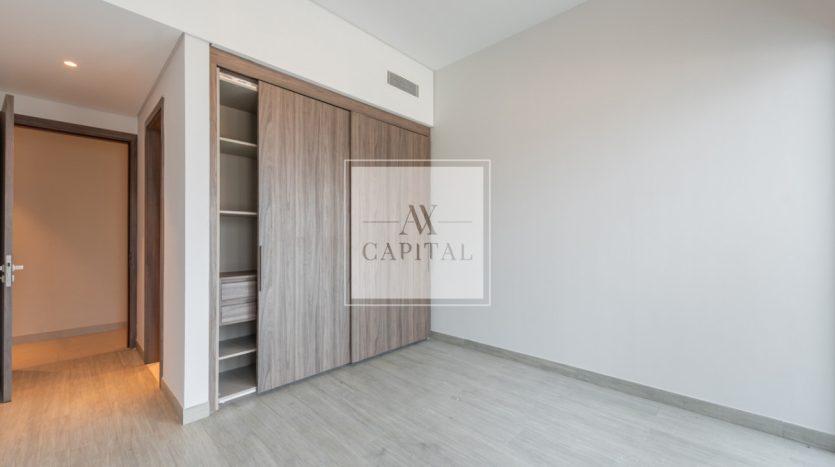Apartment on Business Bay, Dubai, 2 bedrooms, 124.4 m2 / per year