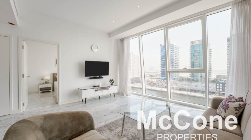 Apartment on Business Bay, Dubai, 1 bedroom, 60.76 m2 / per year
