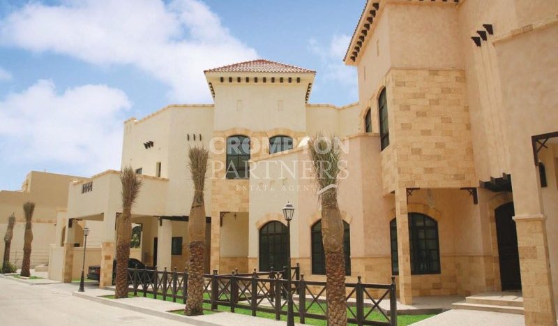 Вилла в Al Khalidiya, Абу-Даби, 5 спален, 325 м2 / в год