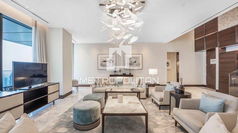Apartment on Downtown Burj Dubai, 3 bedrooms, 448 m2 / per year