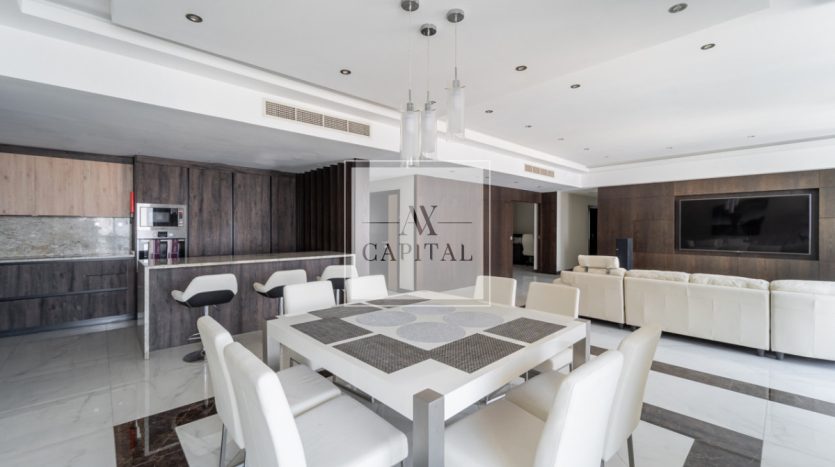 Apartment on Jumeirah Beach Residence, Dubai, 4 bedrooms, 269.3 m2 / per year