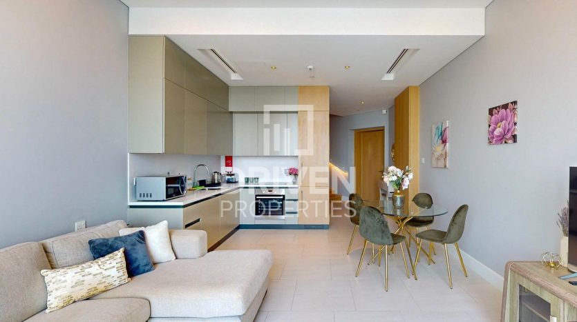 Apartment on Business Bay, Dubai, 1 bedroom, 108 m2 / per year