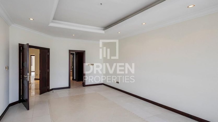 Villa on Palm Jumeirah, Dubai, 5 bedrooms, 511 m2 / per year