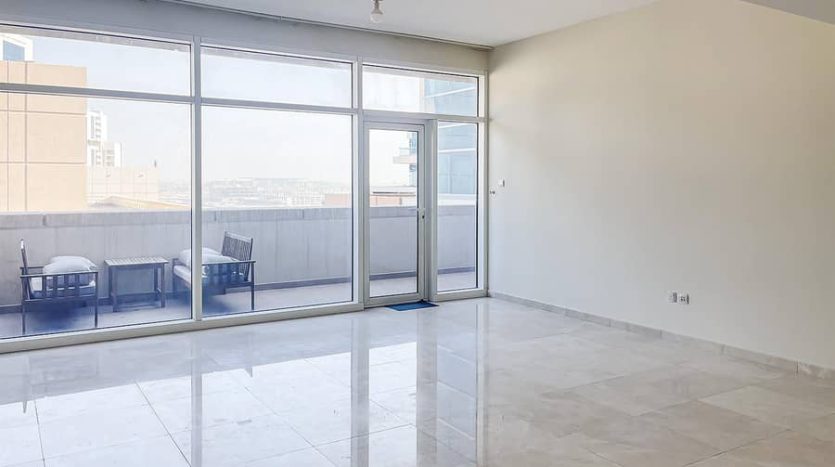 Apartment on Business Bay, Dubai, 1 bedroom, 110 m2 / per year